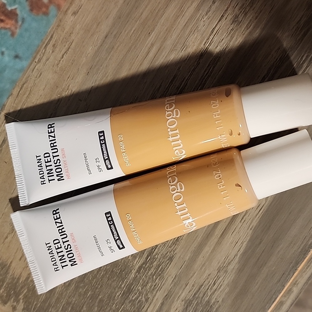 2/$20 Neutrogena Radiant Tinted Moisturizer SPF 25-Sheer 2 New Unused
